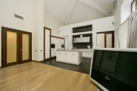 5 bds 6 ba 11290 sqft- House for sale