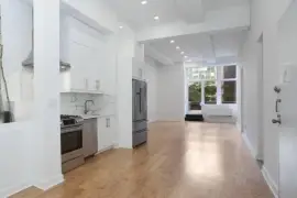 Apartment with a large terrace