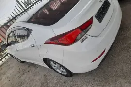 هيونداي افانتي 2015