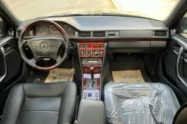 Mercedes-Benz E300