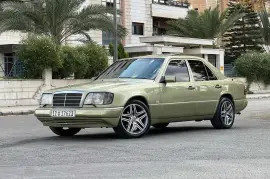 Mercedes-Benz E300
