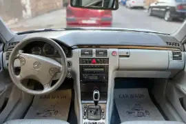 مرسيدس بنز 2001 النملة
