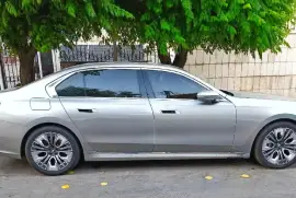 BMW 735i