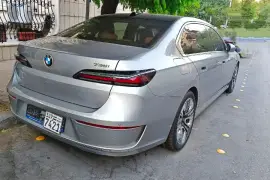 BMW 735i
