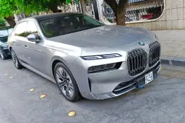 BMW 735i